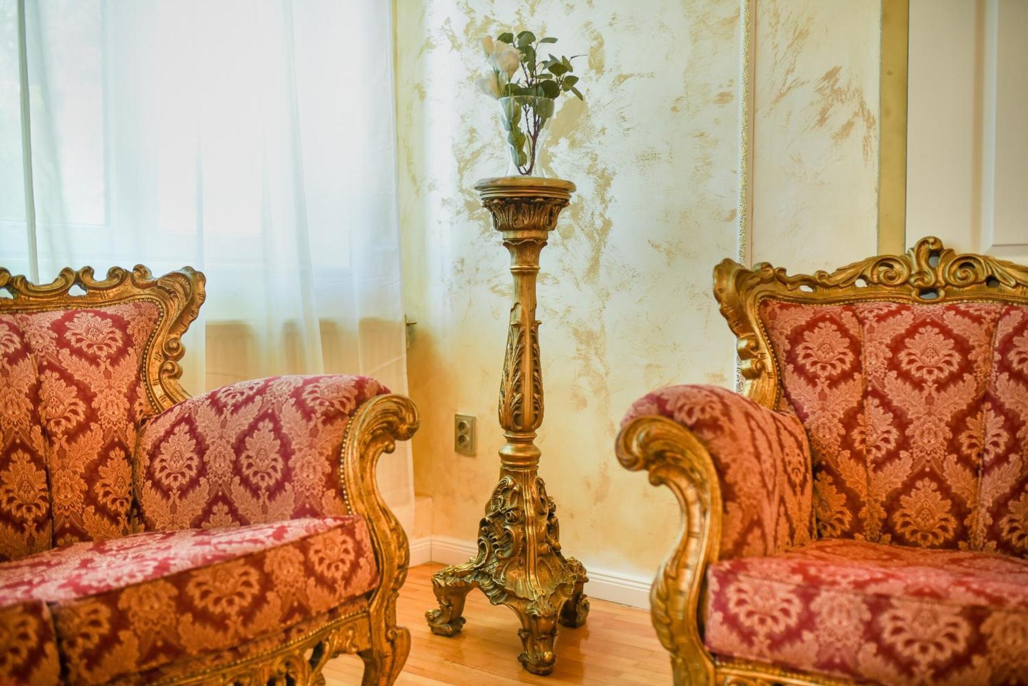 Centrally Located 2Br Apartment With Balcony & Unique Design Bucharest Exterior photo