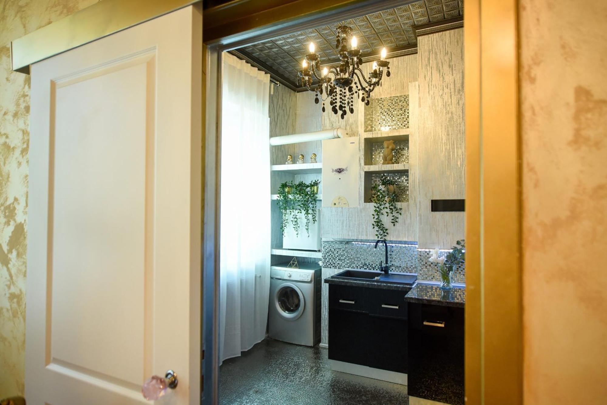Centrally Located 2Br Apartment With Balcony & Unique Design Bucharest Exterior photo