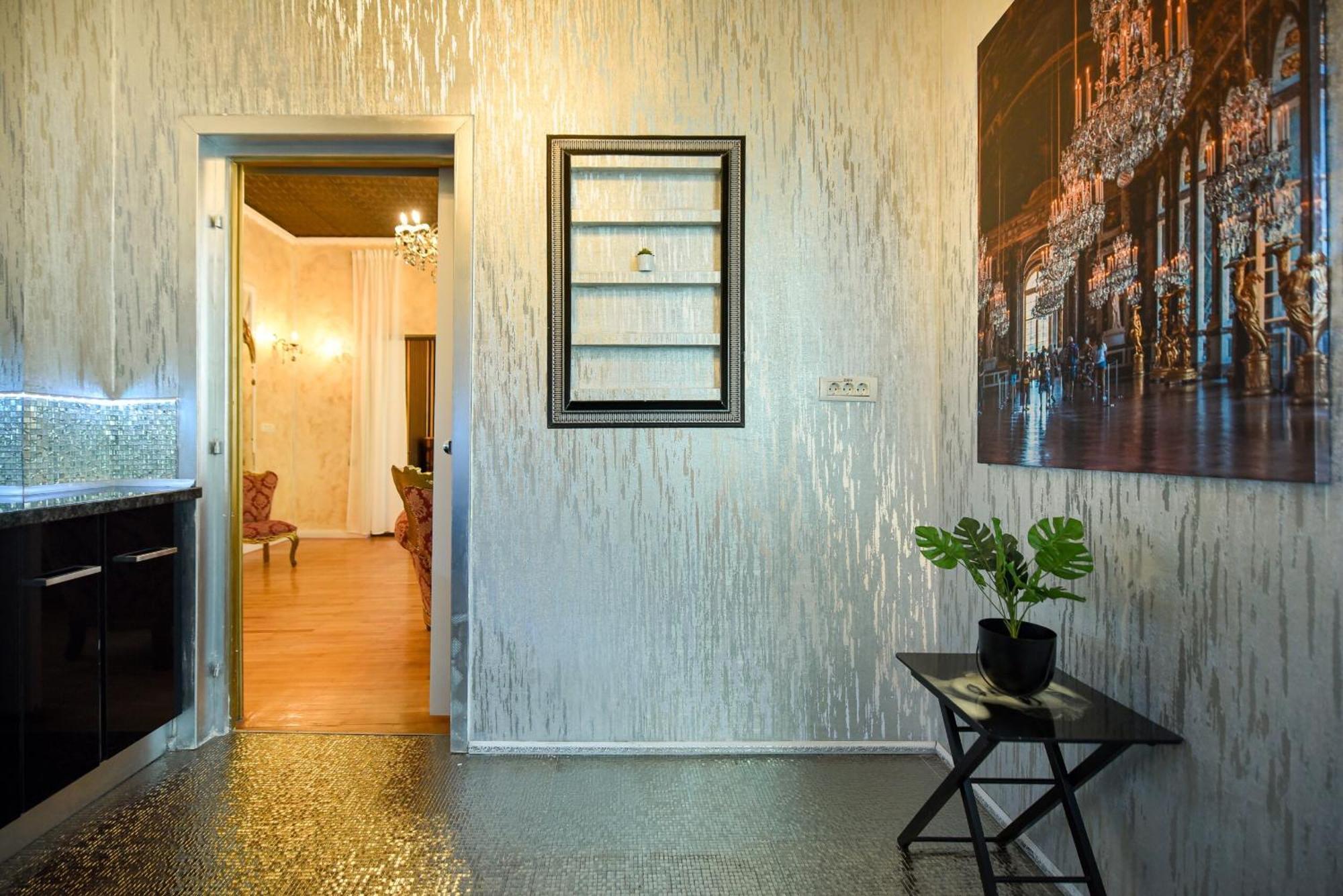 Centrally Located 2Br Apartment With Balcony & Unique Design Bucharest Exterior photo