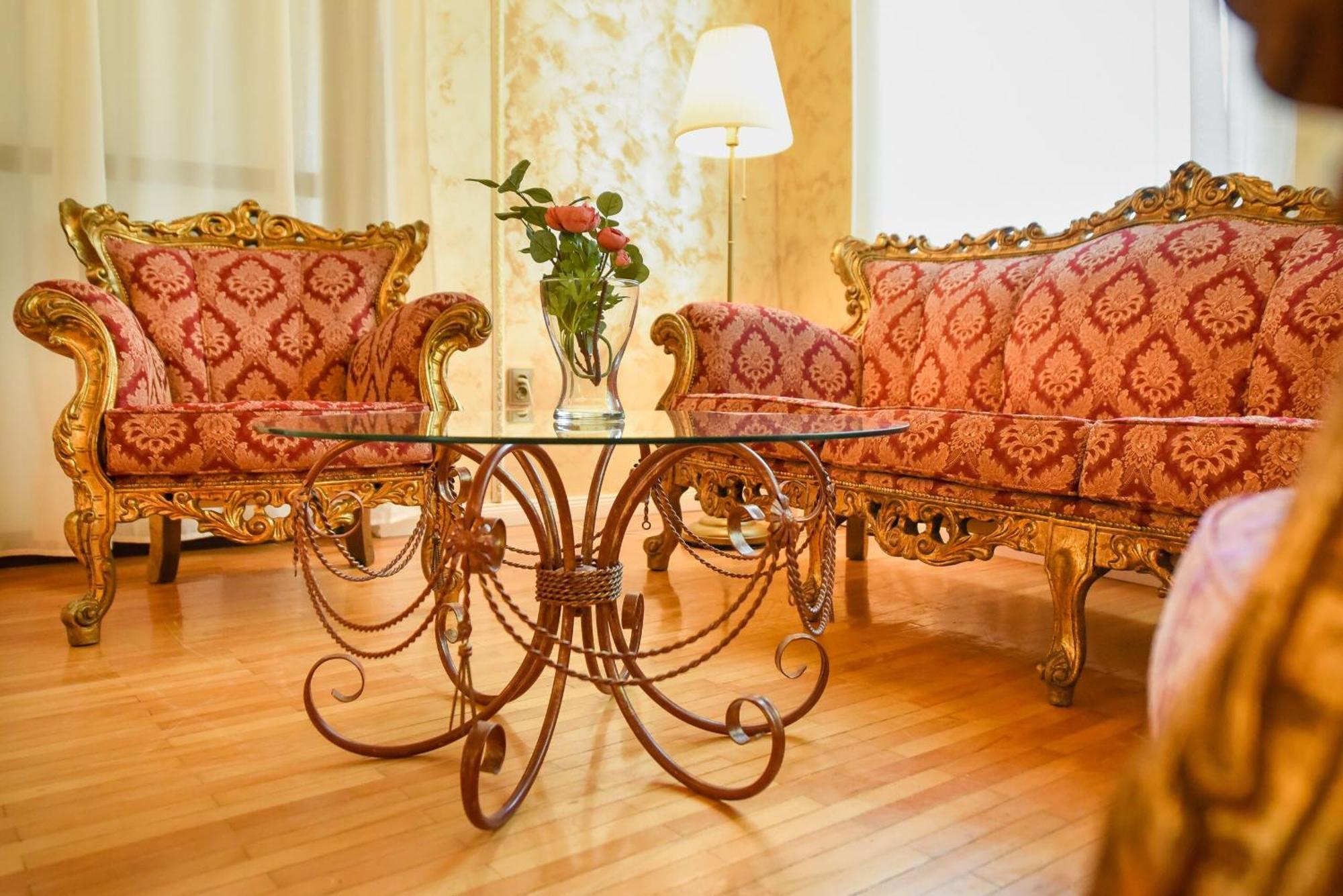 Centrally Located 2Br Apartment With Balcony & Unique Design Bucharest Exterior photo
